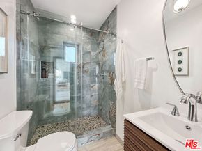 5810 S Halm Avenue, Los Angeles CA 90056