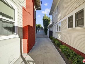 416 S Van Ness Avenue, Los Angeles CA 90020