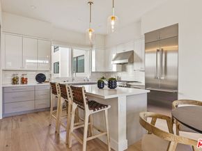 3230 S Barrington Avenue, Los Angeles CA 90066