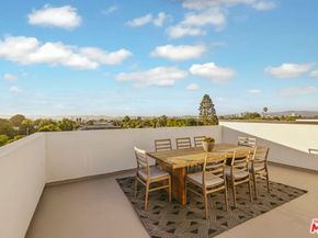 3230 S Barrington Avenue, Los Angeles CA 90066