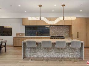 738 Palms Boulevard, Venice CA 90291