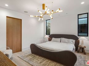 738 Palms Boulevard, Venice CA 90291