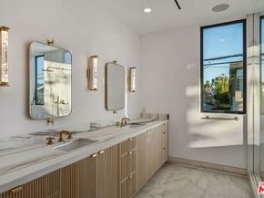 738 Palms Boulevard, Venice CA 90291