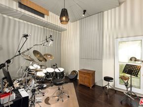 4022 Prospect Avenue, Los Angeles CA 90027