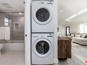 8446 Penfield Avenue, Winnetka CA 91306