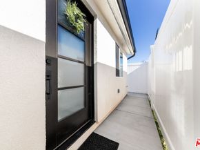 8446 Penfield Avenue, Winnetka CA 91306