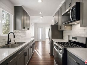 2633 N Commonwealth Avenue, Los Angeles CA 90027