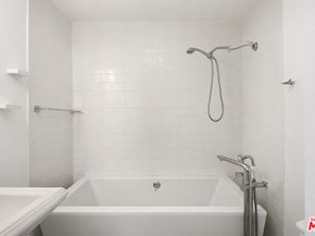 2633 N Commonwealth Avenue, Los Angeles CA 90027