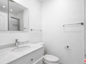 2633 N Commonwealth Avenue, Los Angeles CA 90027