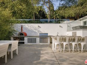 2633 N Commonwealth Avenue, Los Angeles CA 90027