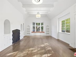 2633 N Commonwealth Avenue, Los Angeles CA 90027