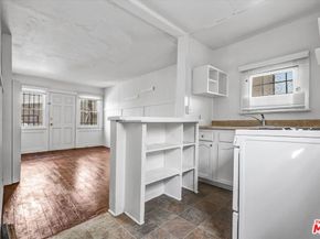 134 Park Place, Venice CA 90291