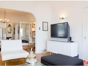 815 10th Street B, Santa Monica CA 90403