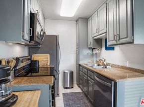 2002 4th Street 312, Santa Monica CA 90405