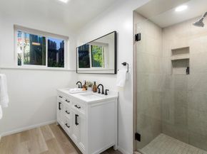 7850 Roseland Dr, La Jolla CA 92037