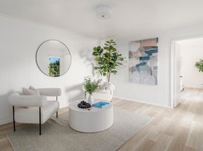 7850 Roseland Dr, La Jolla CA 92037