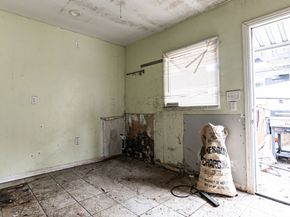 4913 Melrose Avenue, Los Angeles CA 90029