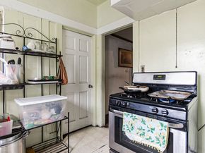 4913 Melrose Avenue, Los Angeles CA 90029