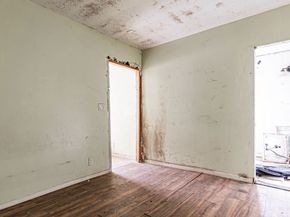 4913 Melrose Avenue, Los Angeles CA 90029