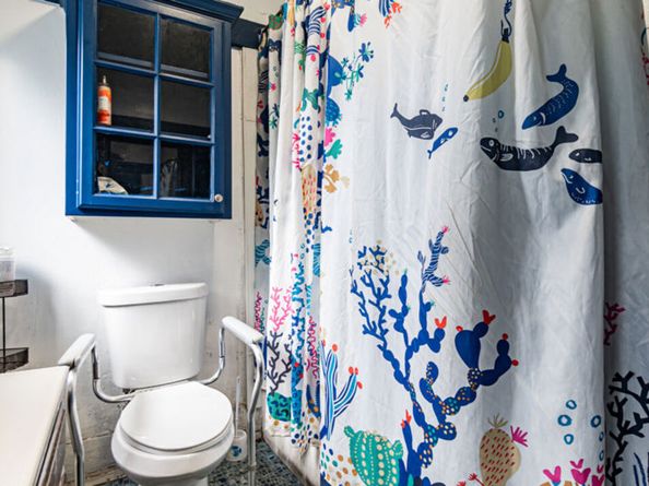 4913 Melrose Avenue, Los Angeles CA 90029