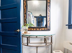 4913 Melrose Avenue, Los Angeles CA 90029