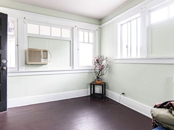 4913 Melrose Avenue, Los Angeles CA 90029