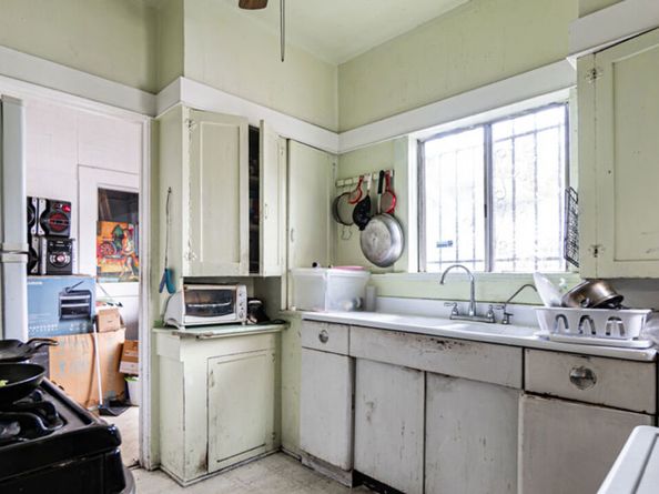 4913 Melrose Avenue, Los Angeles CA 90029