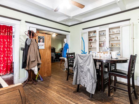 4913 Melrose Avenue, Los Angeles CA 90029