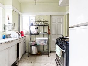 4913 Melrose Avenue, Los Angeles CA 90029