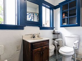 4913 Melrose Avenue, Los Angeles CA 90029