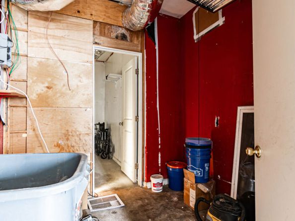 4913 Melrose Avenue, Los Angeles CA 90029