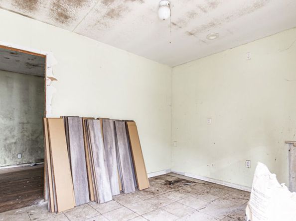 4913 Melrose Avenue, Los Angeles CA 90029