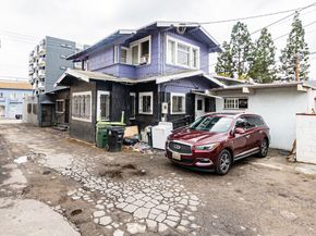 4913 Melrose Avenue, Los Angeles CA 90029