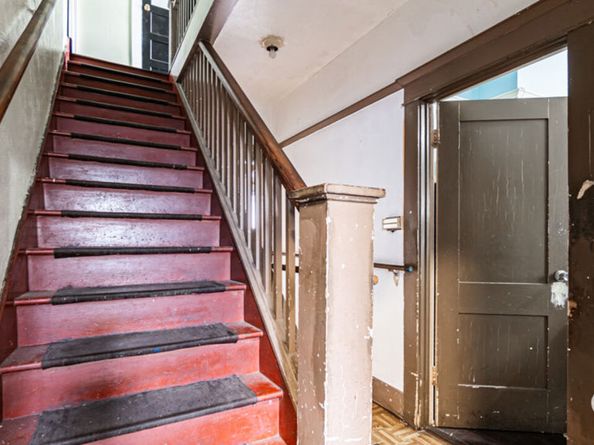 4913 Melrose Avenue, Los Angeles CA 90029