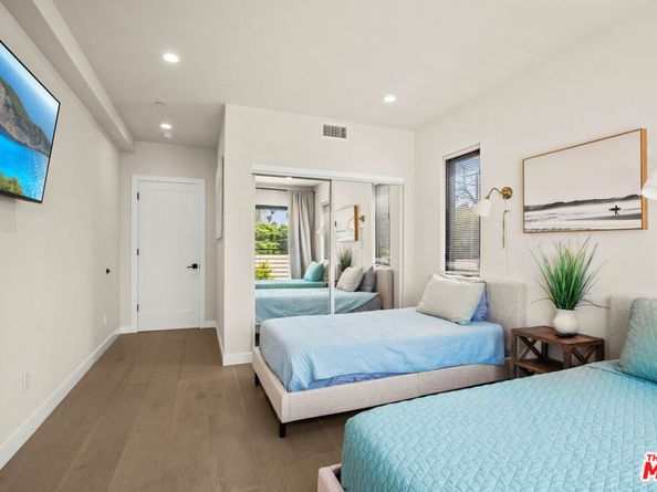 1205 Manzanita Street, Los Angeles CA 90029