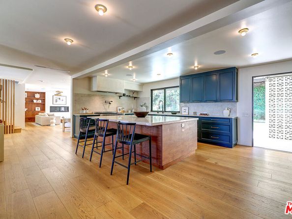 8674 Edwin Drive, Los Angeles CA 90046