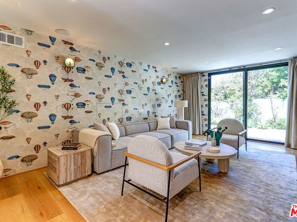8674 Edwin Drive, Los Angeles CA 90046