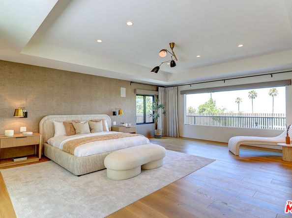 8674 Edwin Drive, Los Angeles CA 90046