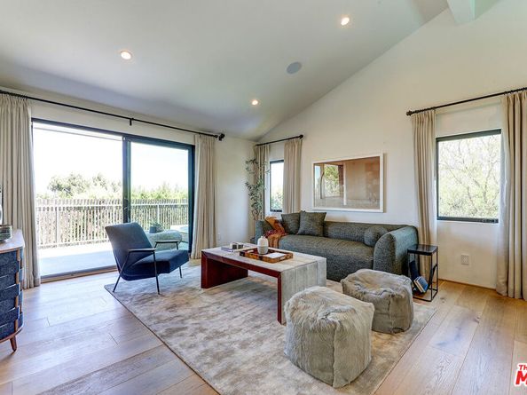 8674 Edwin Drive, Los Angeles CA 90046