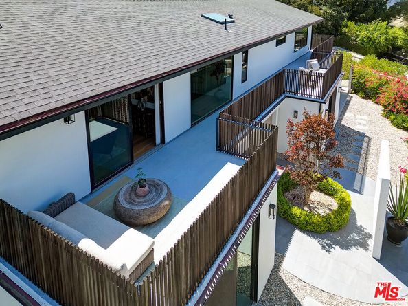 8674 Edwin Drive, Los Angeles CA 90046