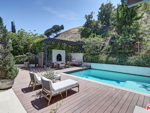 8674 Edwin Drive, Los Angeles CA 90046