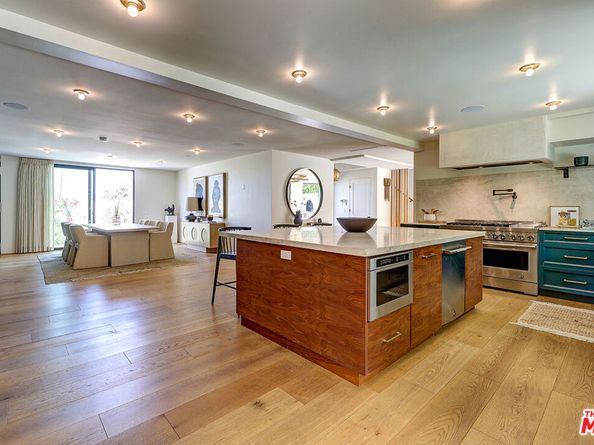 8674 Edwin Drive, Los Angeles CA 90046