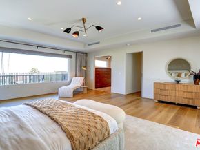 8674 Edwin Drive, Los Angeles CA 90046