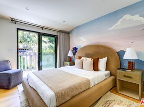 8674 Edwin Drive, Los Angeles CA 90046