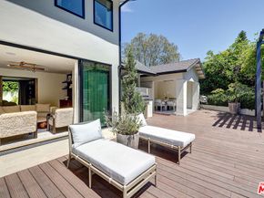 8674 Edwin Drive, Los Angeles CA 90046