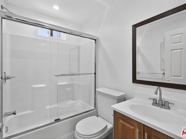 735 N Lima Street, Burbank CA 91505