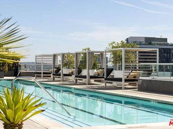 6250 Hollywood Boulevard