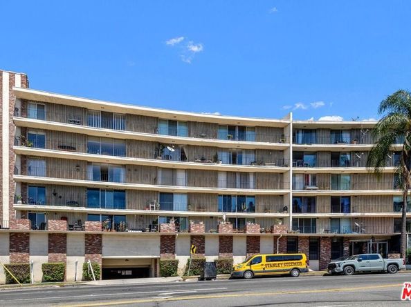 2260 N Cahuenga Boulevard 502, Los Angeles CA 90068