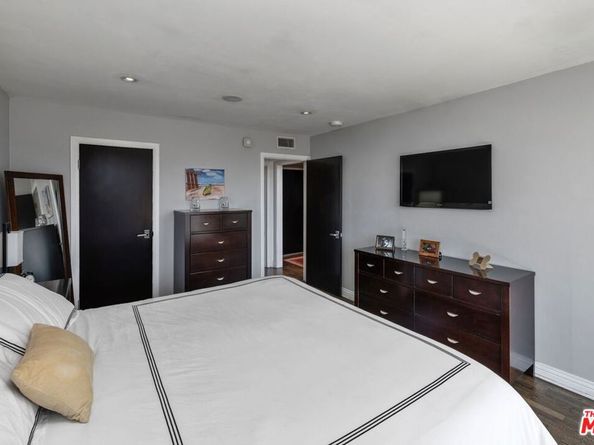2260 N Cahuenga Boulevard 502, Los Angeles CA 90068