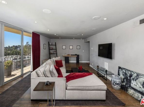 2260 N Cahuenga Boulevard 502, Los Angeles CA 90068